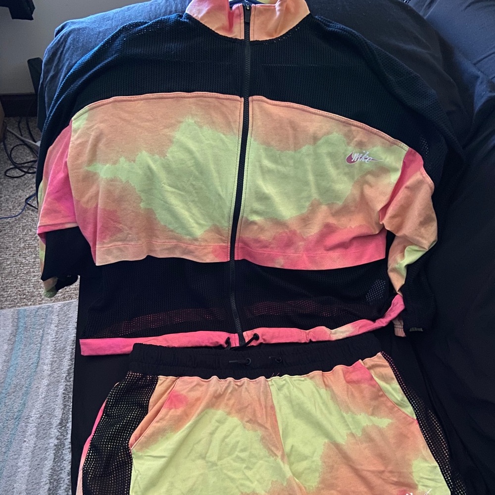 NIKE Jacket & Shorts set - size Large